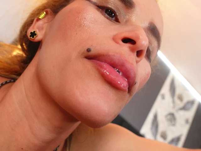 Alexa_Duque