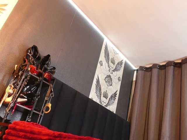 Alexa_Duque