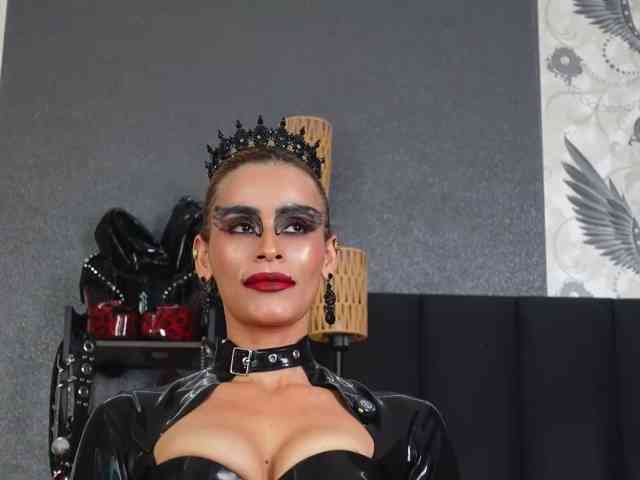 Alexa_Duque