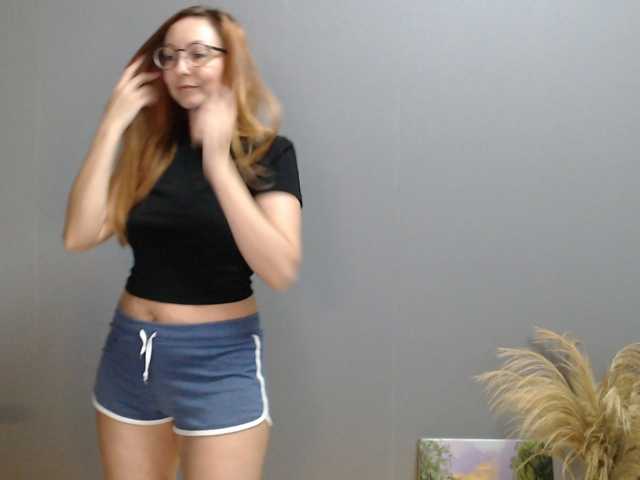 Prettygirl1703 live cam preview