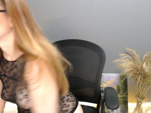 Prettygirl1703 live cam on BongaCams