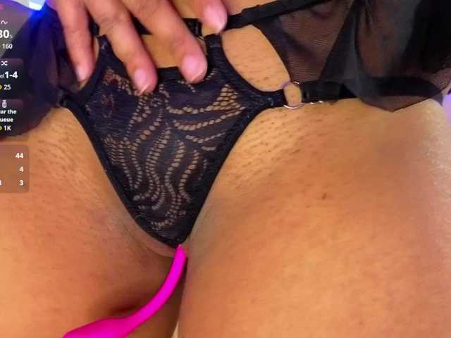 charlotte-69 live cam on BongaCams