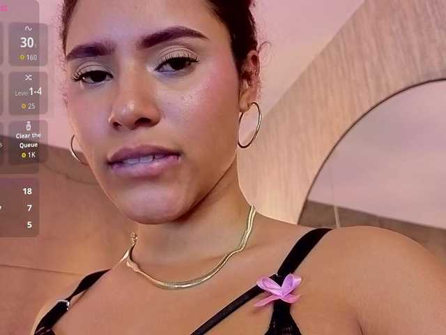 charlotte-69 live cam on BongaCams