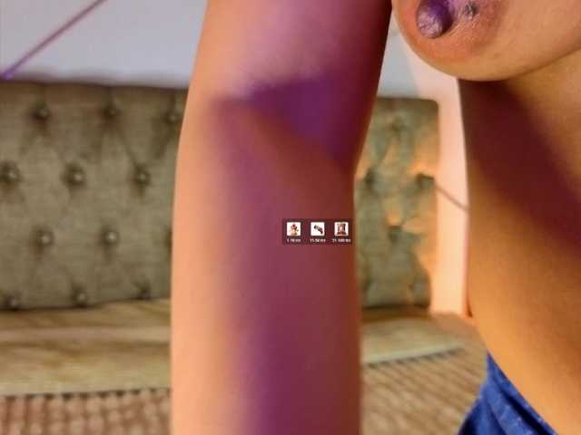 charlotte-69 live webcam show
