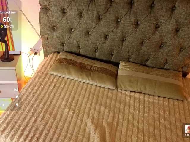 charlotte-69 live webcam show