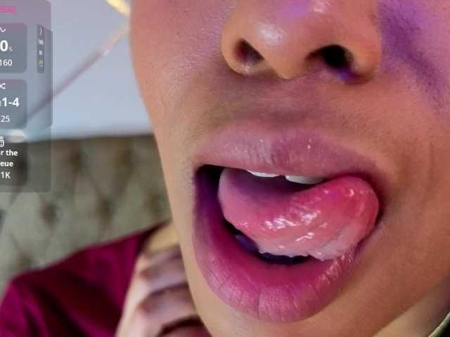 charlotte-69 live cam on BongaCams