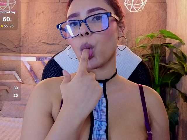 charlotte-69 live cam on BongaCams