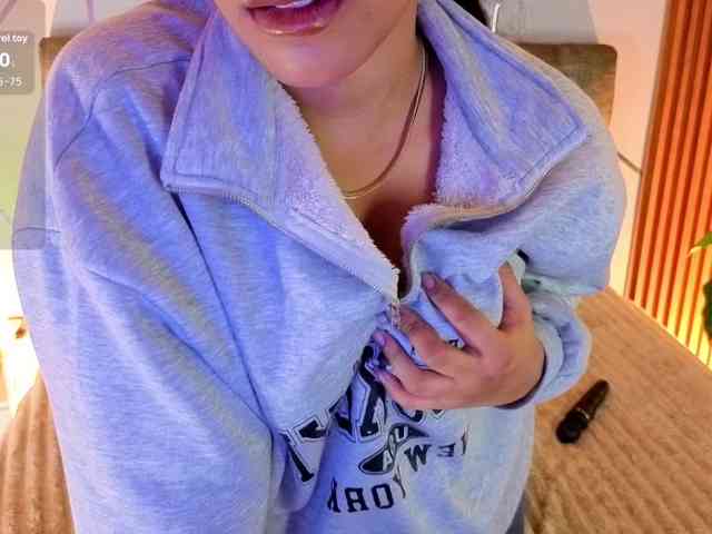 charlotte-69 webcam