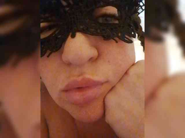 EVIl_TITS webcam