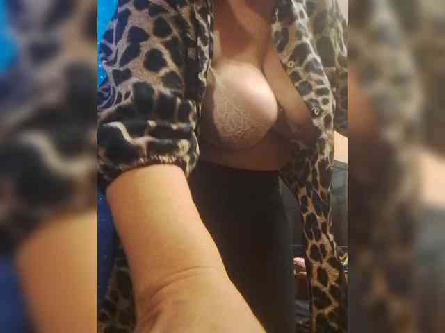 EVIl_TITS webcam