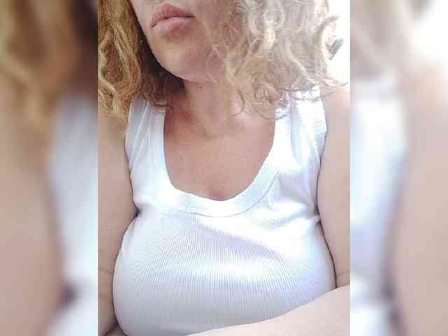EVIL_TITS webcam