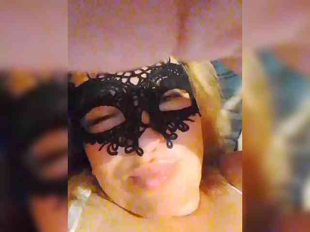 EVIL_TITS webcam