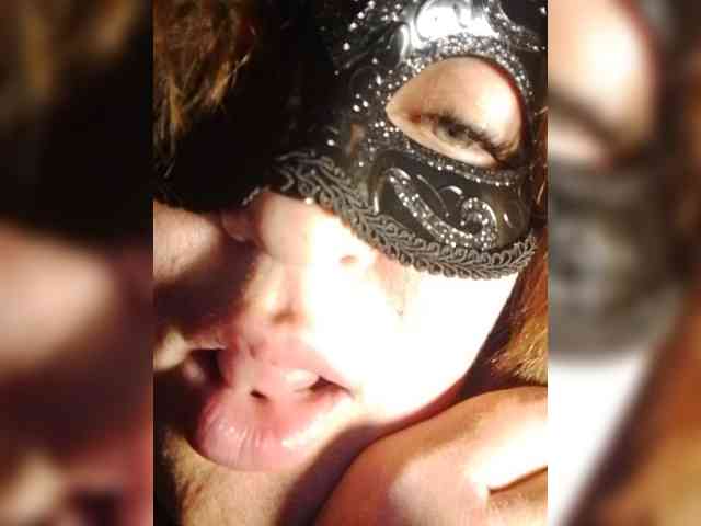 EVIl_TITS webcam