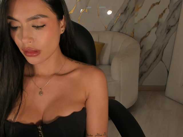 JadeEvans live cam on BongaCams