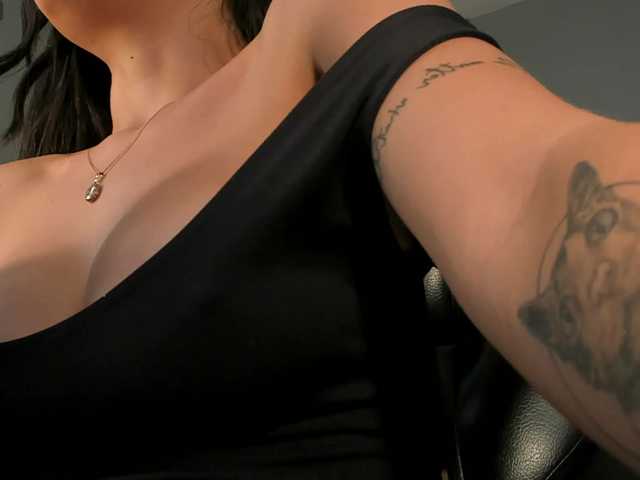 JadeEvans live cam on BongaCams