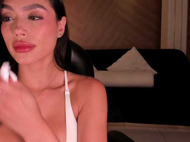 JadeEvans live cam on BongaCams