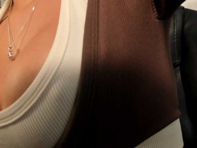 JadeEvans live cam on BongaCams