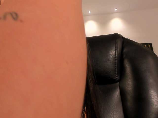 JadeEvans live cam on BongaCams