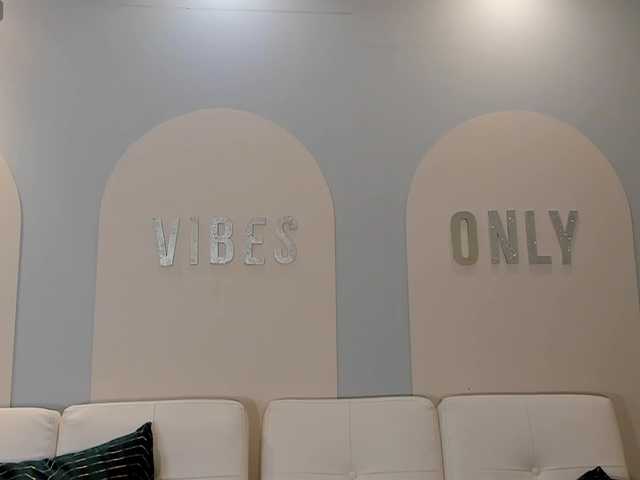 JadeEvans live cam on BongaCams