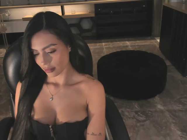 JadeEvans live cam on BongaCams