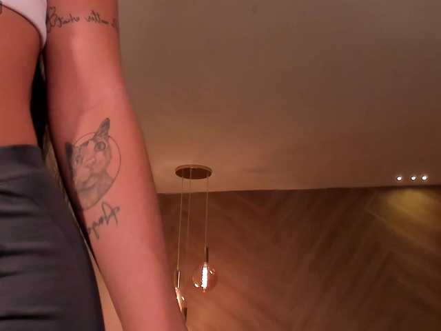 JadeEvans live cam on BongaCams