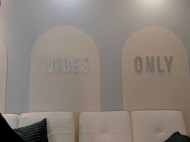 JadeEvans live cam on BongaCams