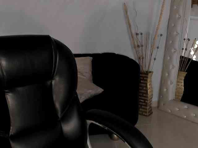 JadeEvans webcam