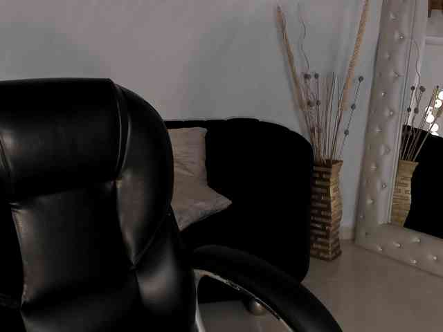 JadeEvans webcam