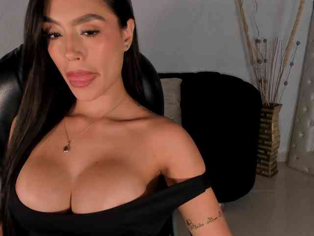 JadeEvans webcam