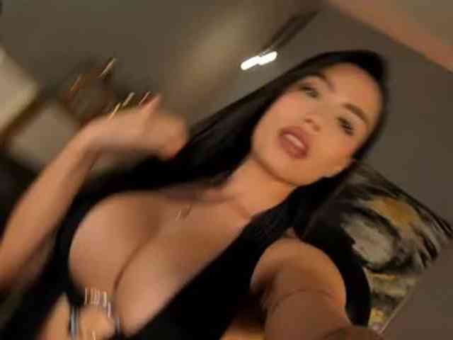 JadeEvans webcam