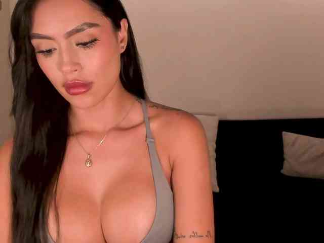 JadeEvans webcam