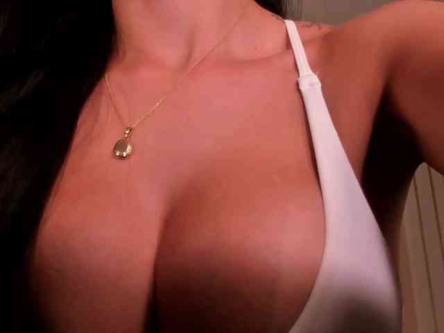 JadeEvans webcam