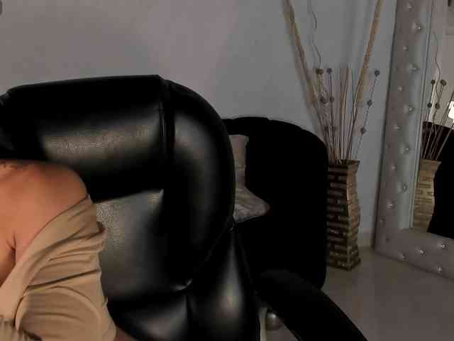 JadeEvans webcam