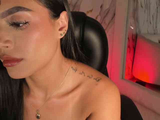 JadeEvans webcam