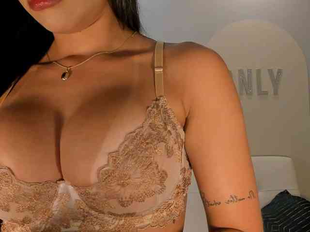 JadeEvans webcam