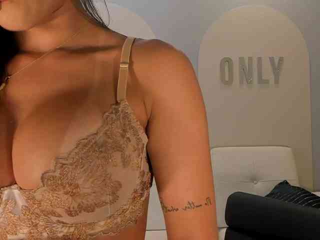 JadeEvans webcam