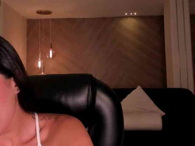 JadeEvans webcam