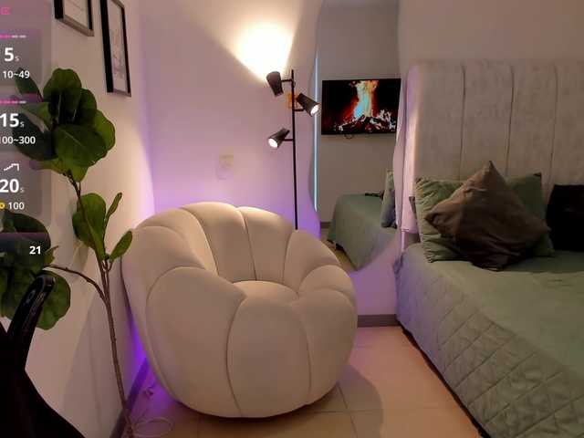 AmyWoods live cam on BongaCams