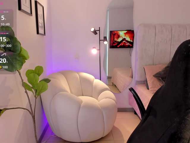 AmyWoods live cam on BongaCams