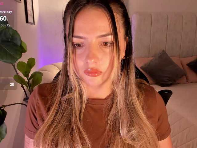 AmyWoods live cam preview