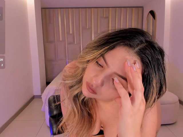AmyWoods live cam on BongaCams