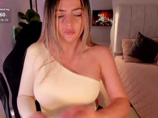 AmyWoods live cam on BongaCams