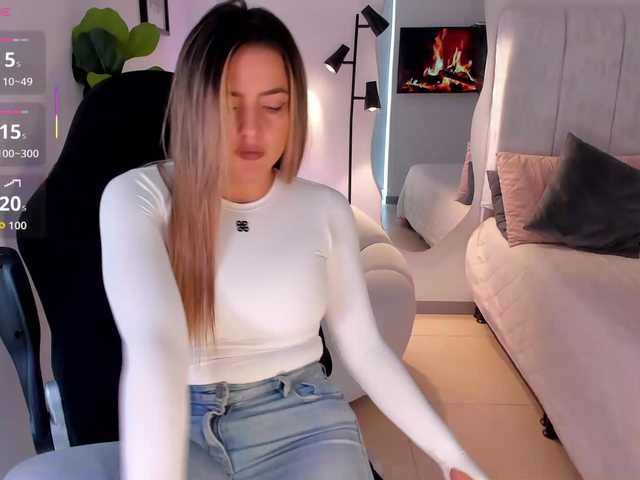 AmyWoods, 25 y/o - Live Cam on BongaCams