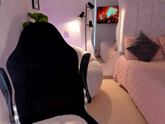 AmyWoods live cam on BongaCams