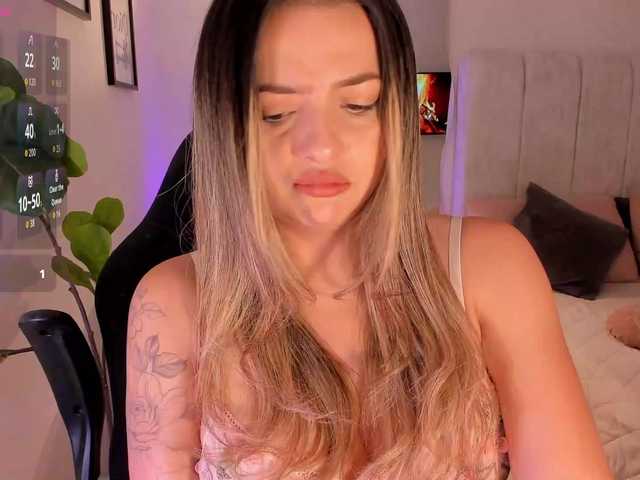 AmyWoods live cam preview