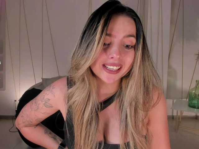 AmyWoods live cam on BongaCams
