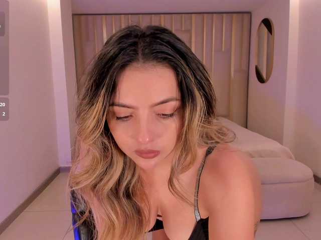 AmyWoods live cam on BongaCams