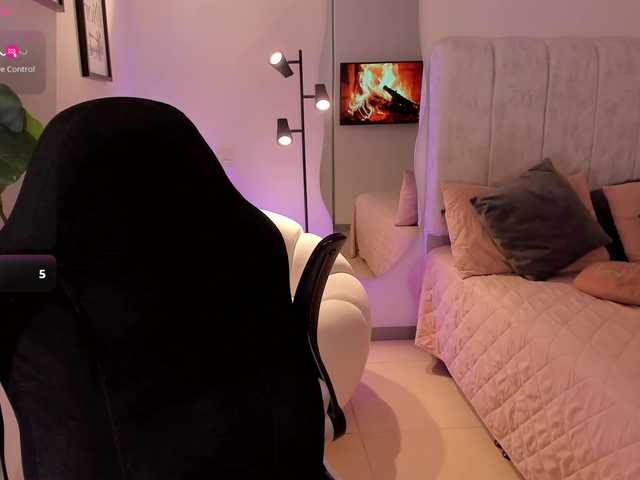 AmyWoods live cam on BongaCams