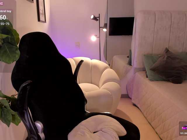 AmyWoods live cam on BongaCams