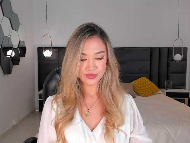 RebeccaHudson live cam on BongaCams